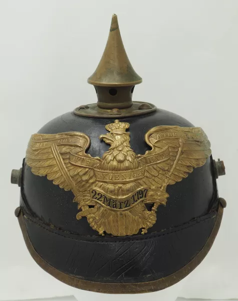 Prussian 7th Grenadier Enlisted Pickelhaube Visuel 1 principal
